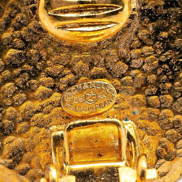 Chanel Vintage Coco Mark Round Earrings Gold - Picture 3 of 4